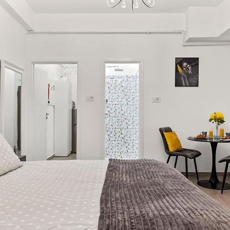 Brand New Studio - Old Town Bucarest Extérieur photo